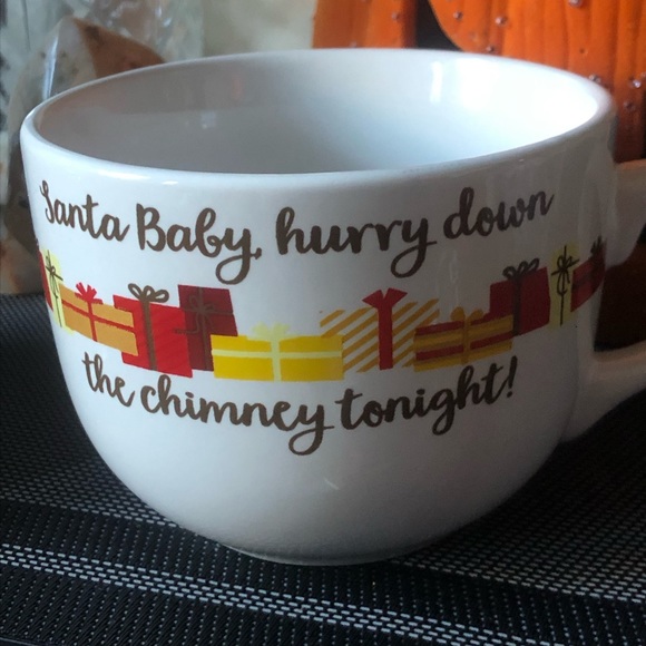 Vintage Santa Baby large coffee mug - Picture 2 of 9
